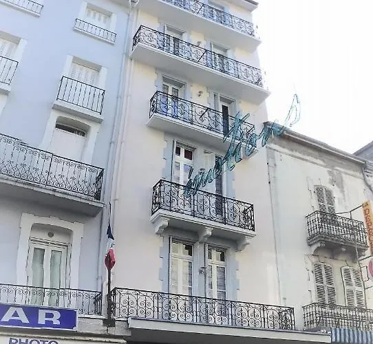 Saint Francois Xavier Отель *